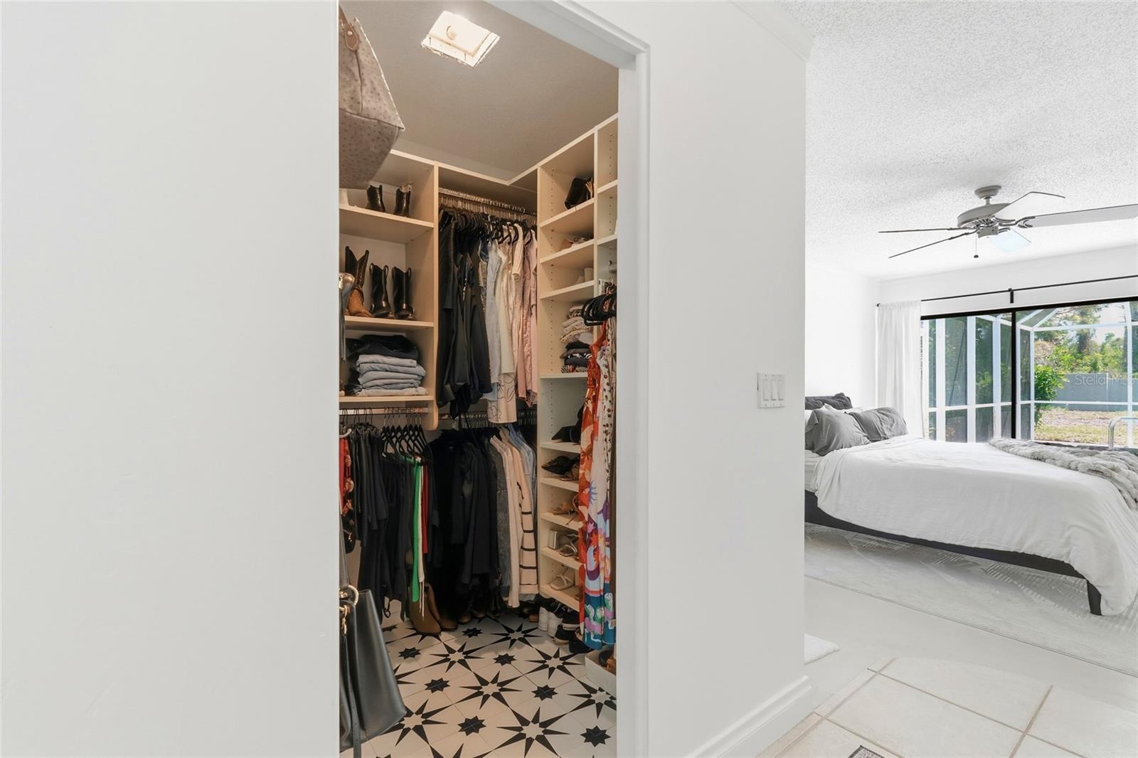 COUNTRY PLACE - Residential