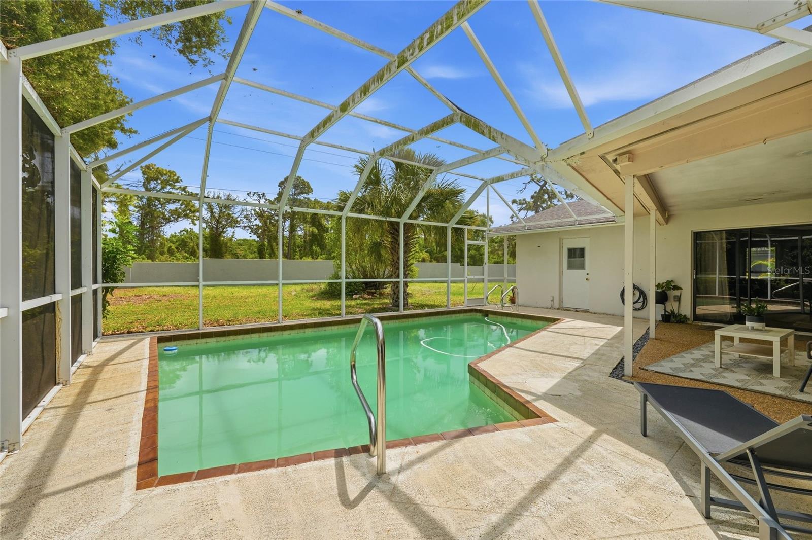 COUNTRY PLACE - Residential