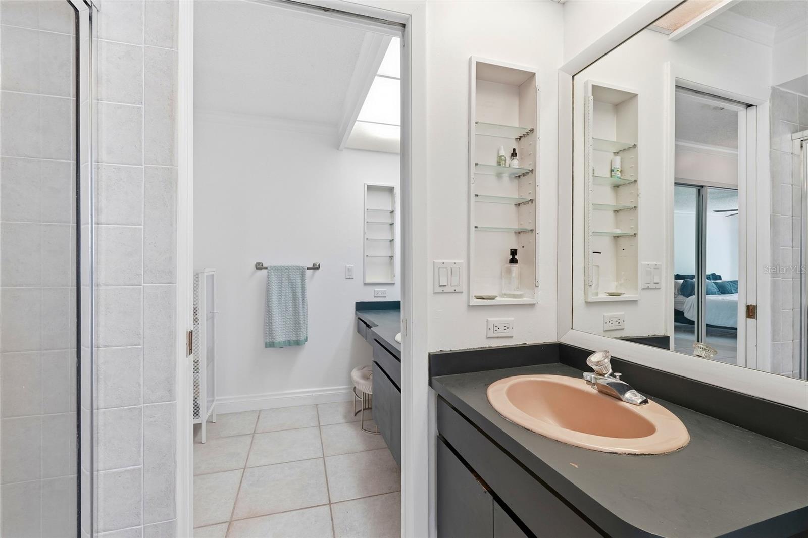 COUNTRY PLACE - Residential