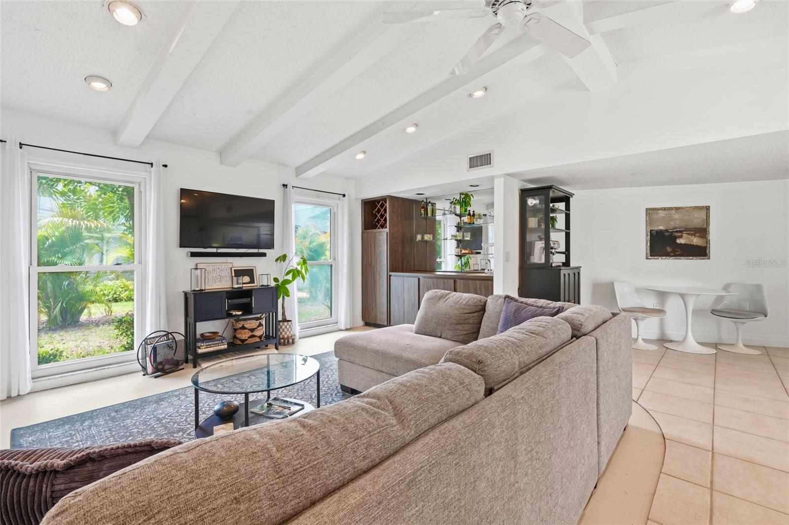 COUNTRY PLACE - Residential