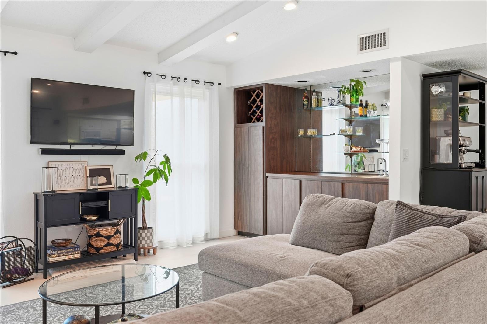 COUNTRY PLACE - Residential