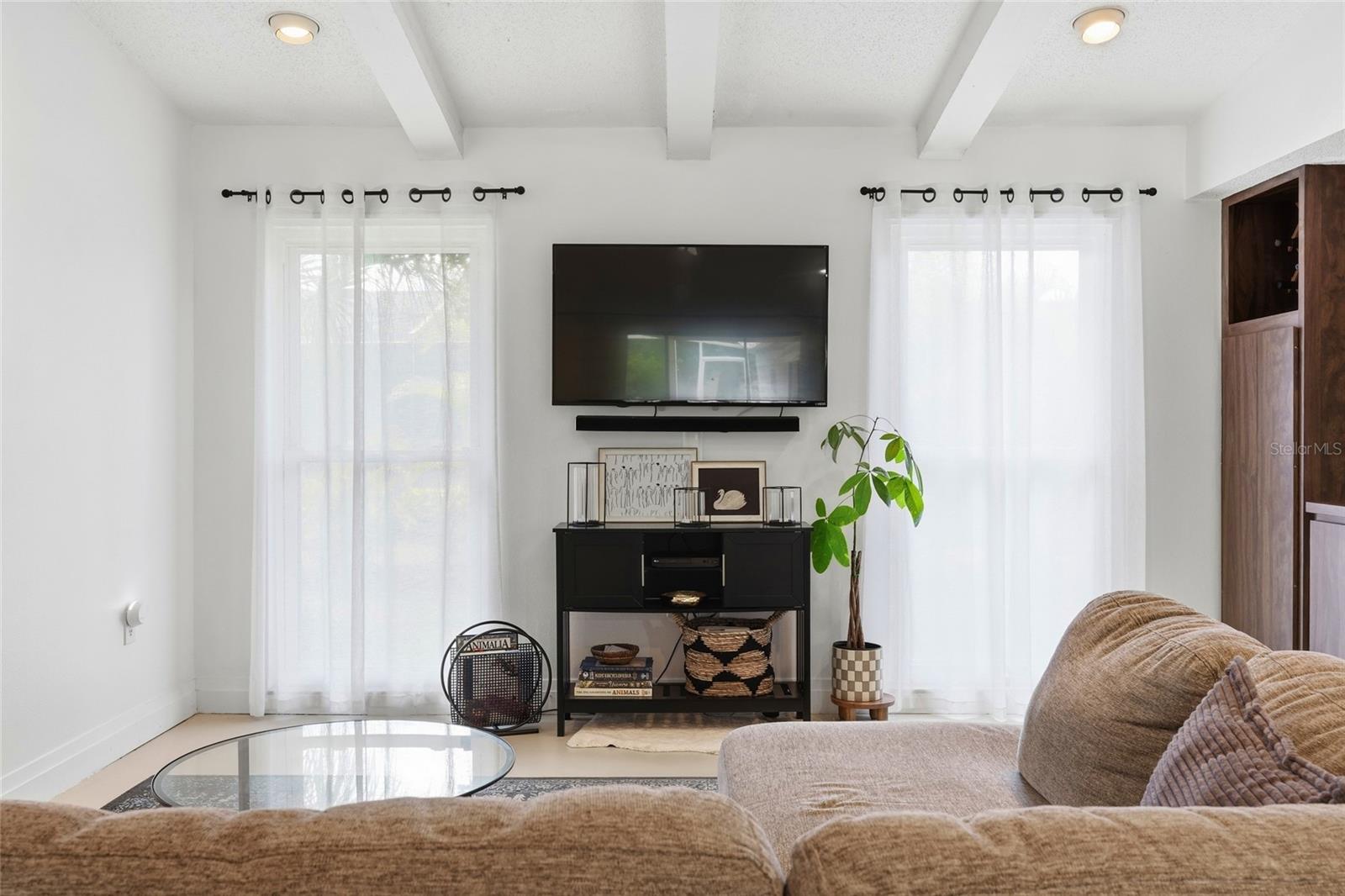 COUNTRY PLACE - Residential