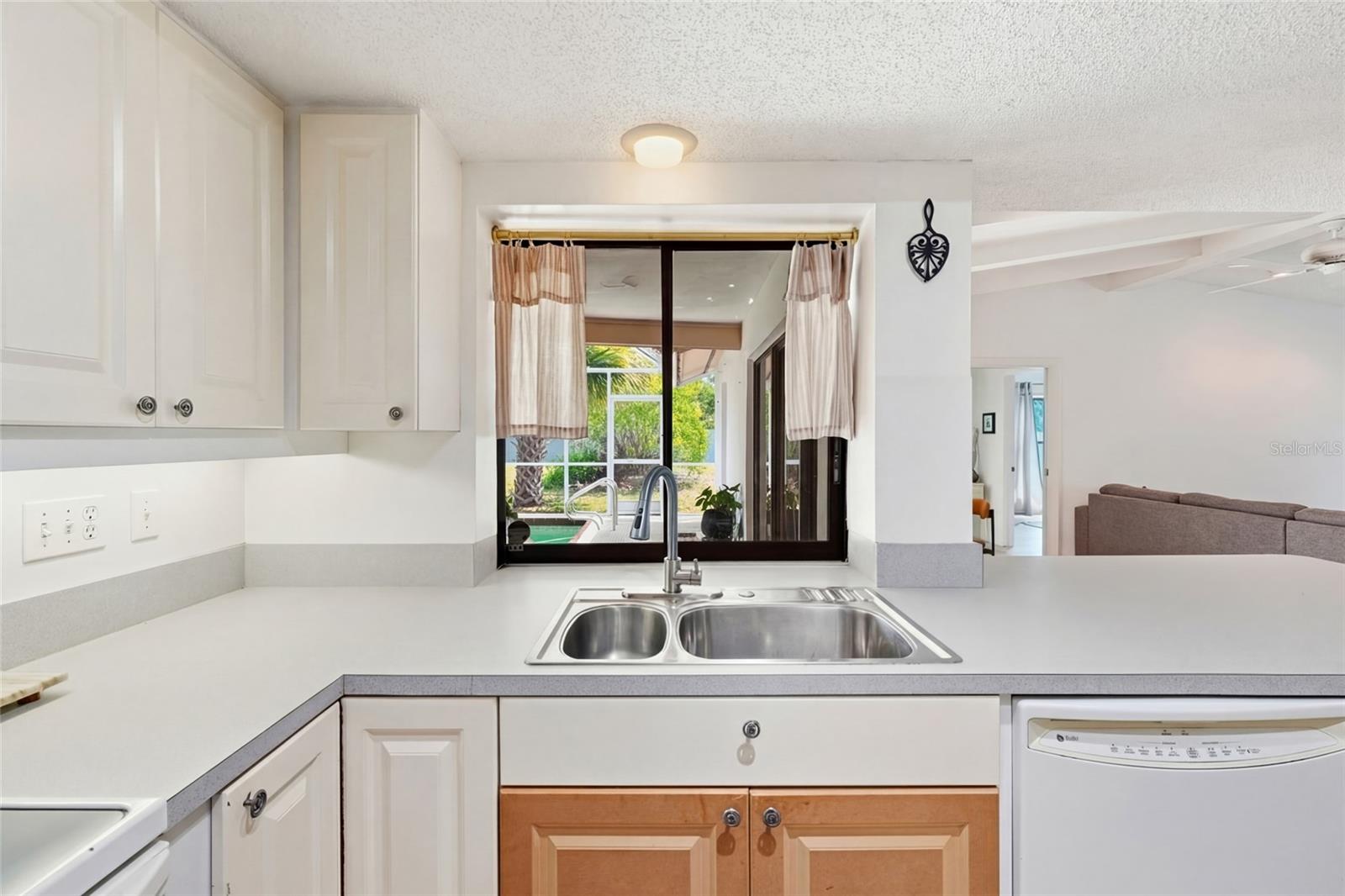 COUNTRY PLACE - Residential