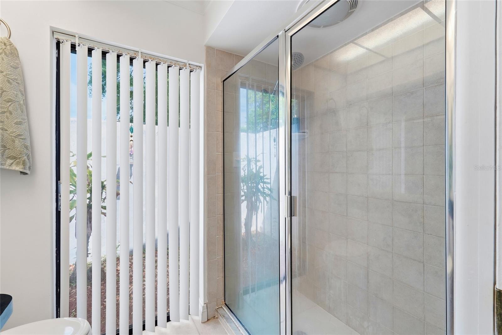 COUNTRY PLACE - Residential