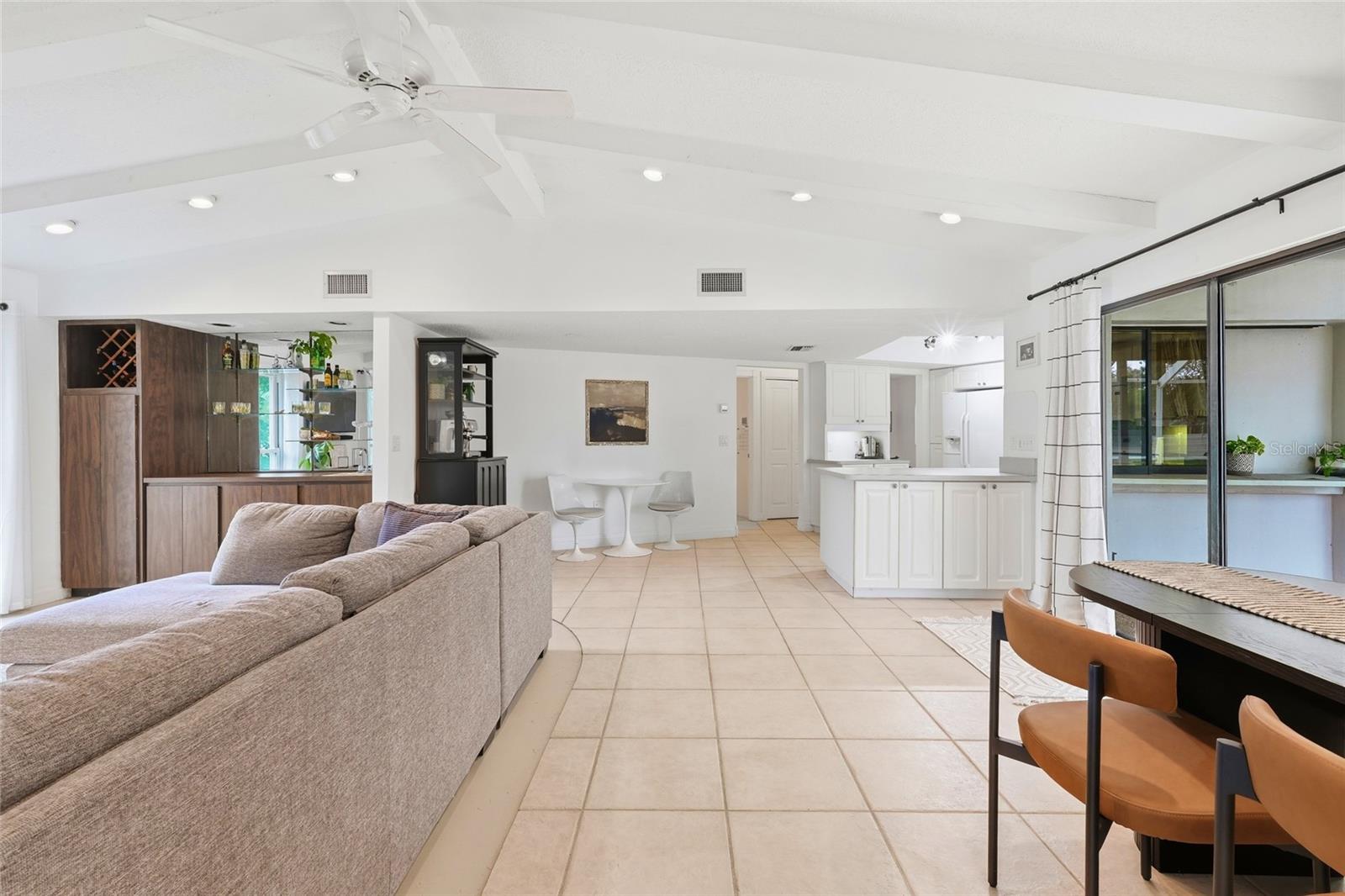 COUNTRY PLACE - Residential