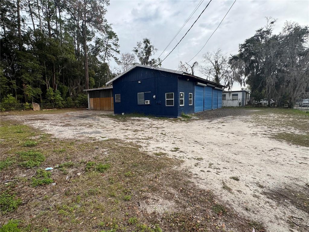 Photo of 1550 SE 3rd Avenue, Gainesville, FL 32641 (MLS # GC536659)