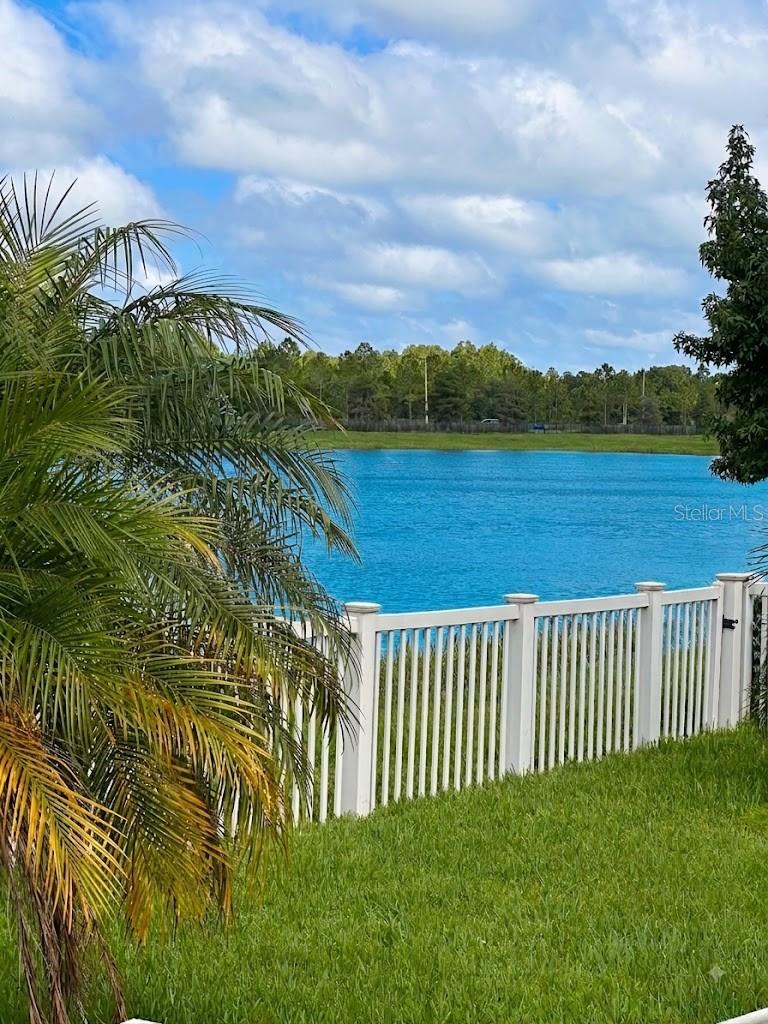 1747 OAK HAMMOCK COURT