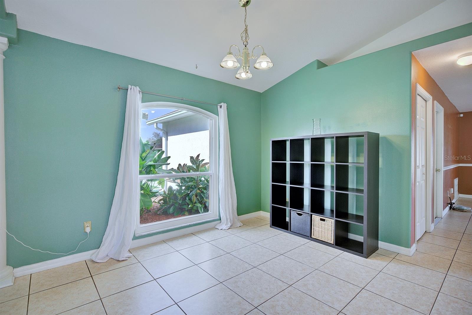 858 MENDOZA DRIVE