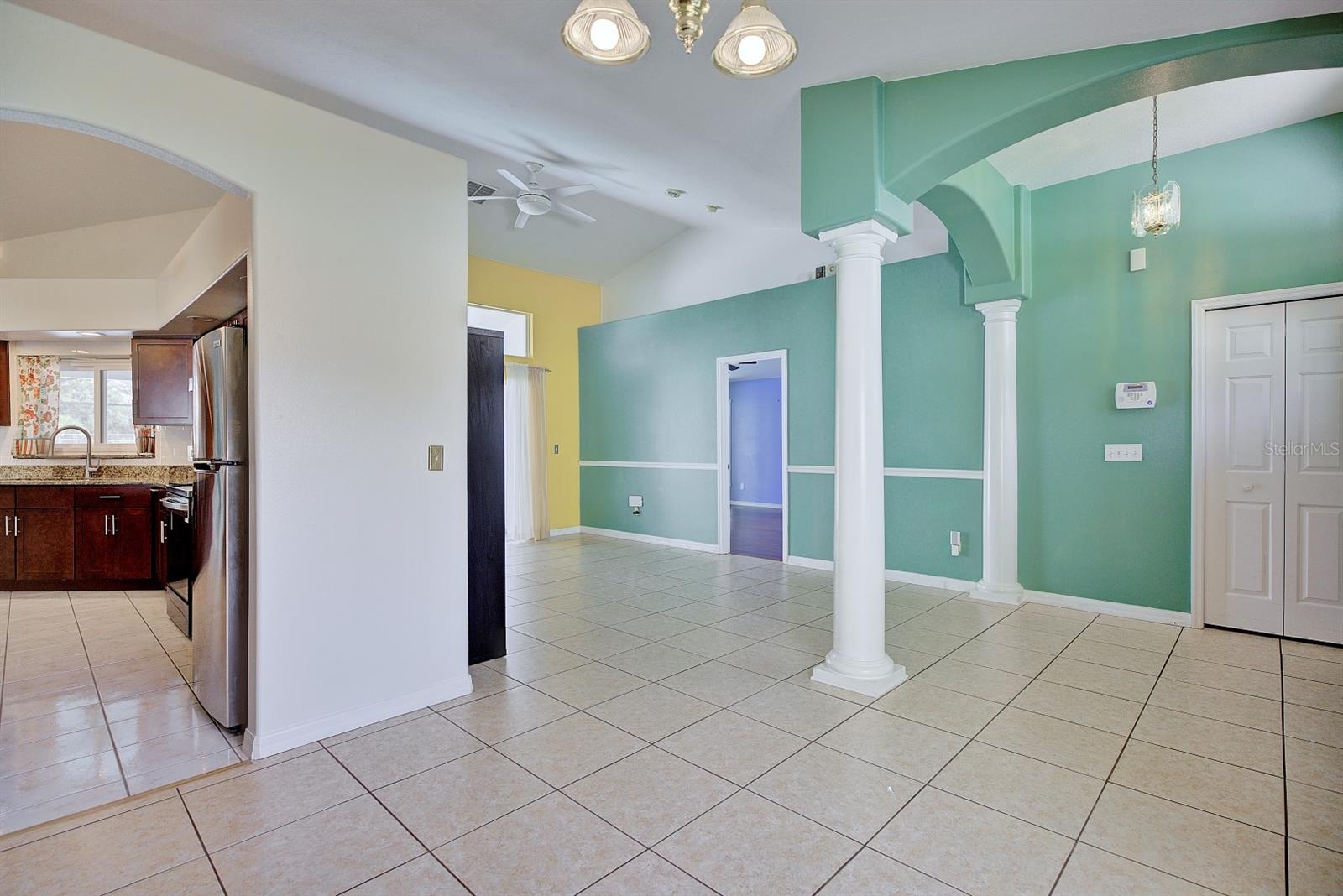 858 MENDOZA DRIVE