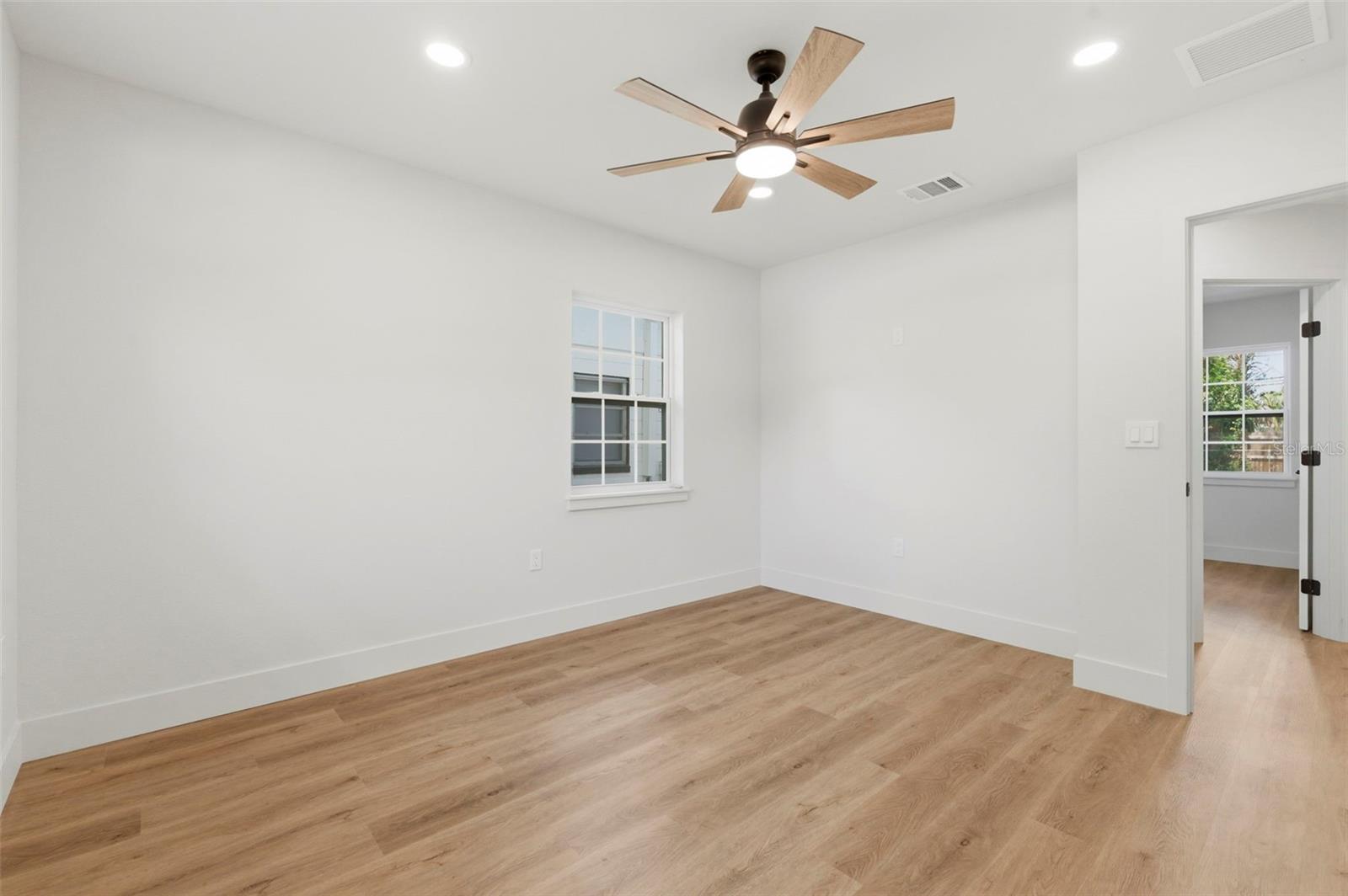 JUNGLE TERRACE SEC B - Residential