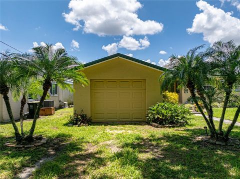 A home in LAKELAND