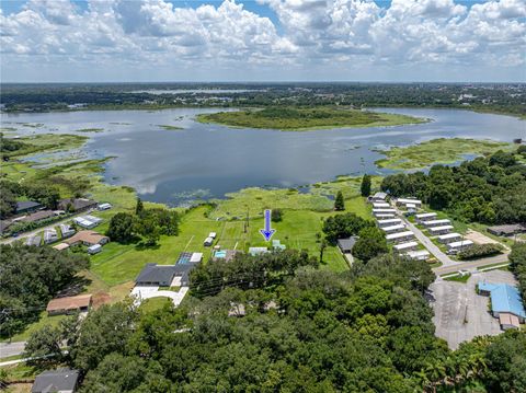 A home in LAKELAND