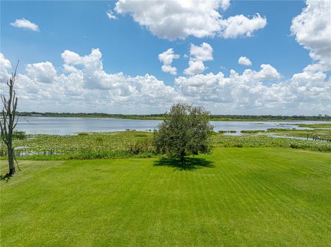 A home in LAKELAND