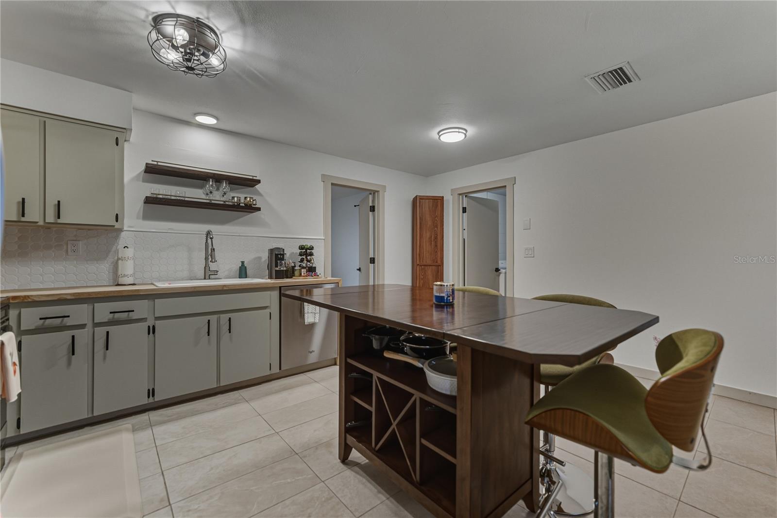 LAKEWOOD - Residential