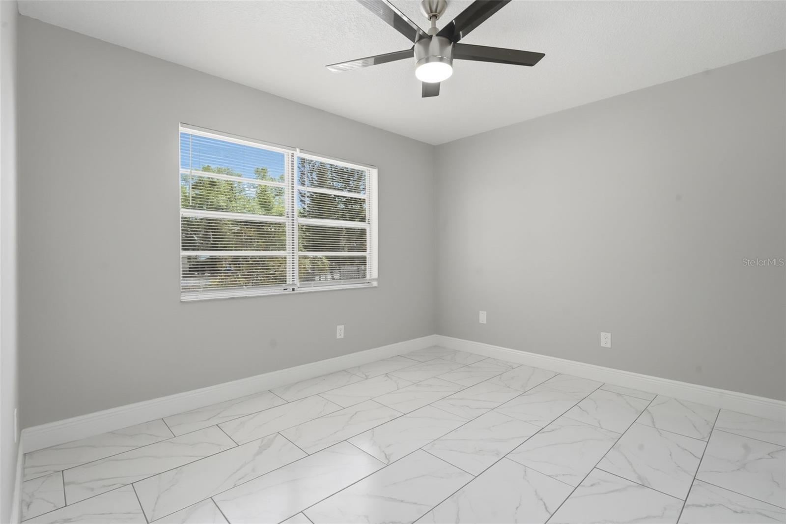 TWIN LAKES MANOR ADD 02 - Residential