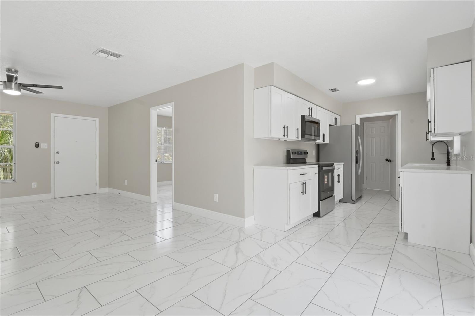 TWIN LAKES MANOR ADD 02 - Residential