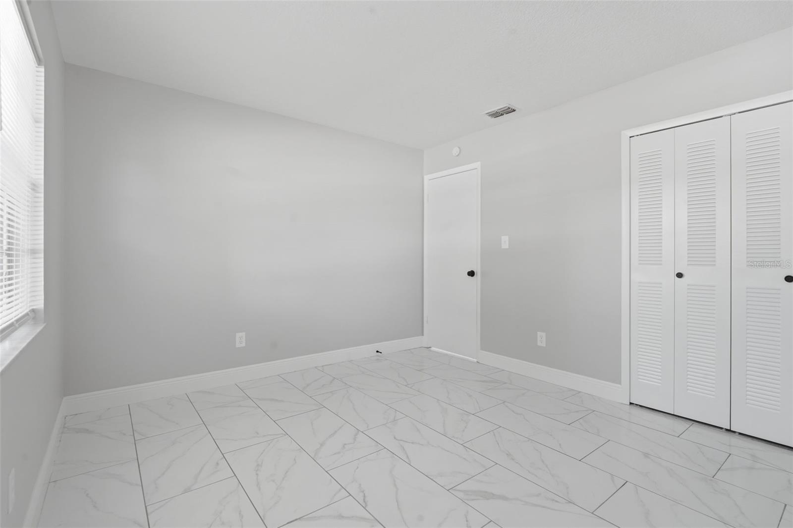 TWIN LAKES MANOR ADD 02 - Residential