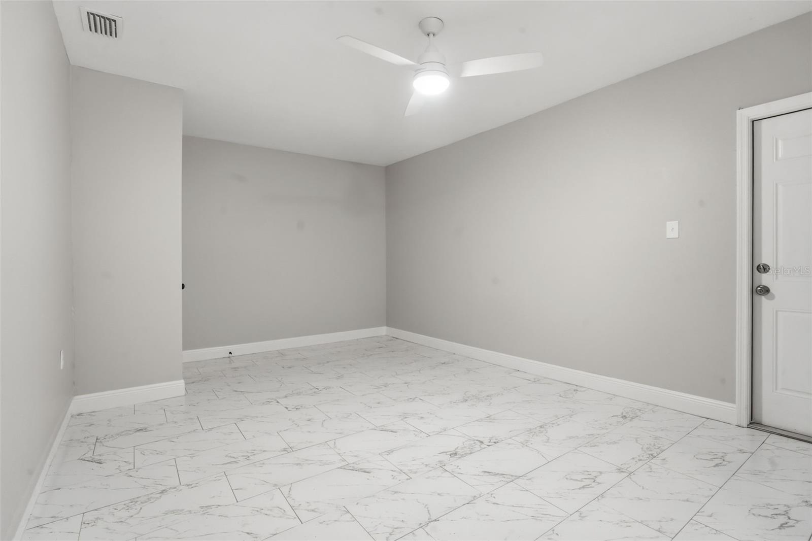 TWIN LAKES MANOR ADD 02 - Residential