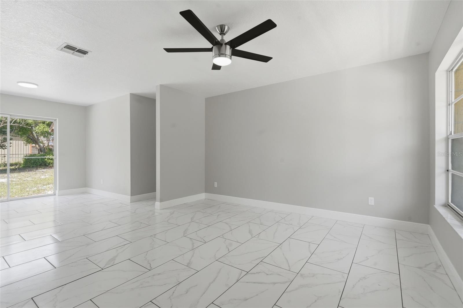 TWIN LAKES MANOR ADD 02 - Residential