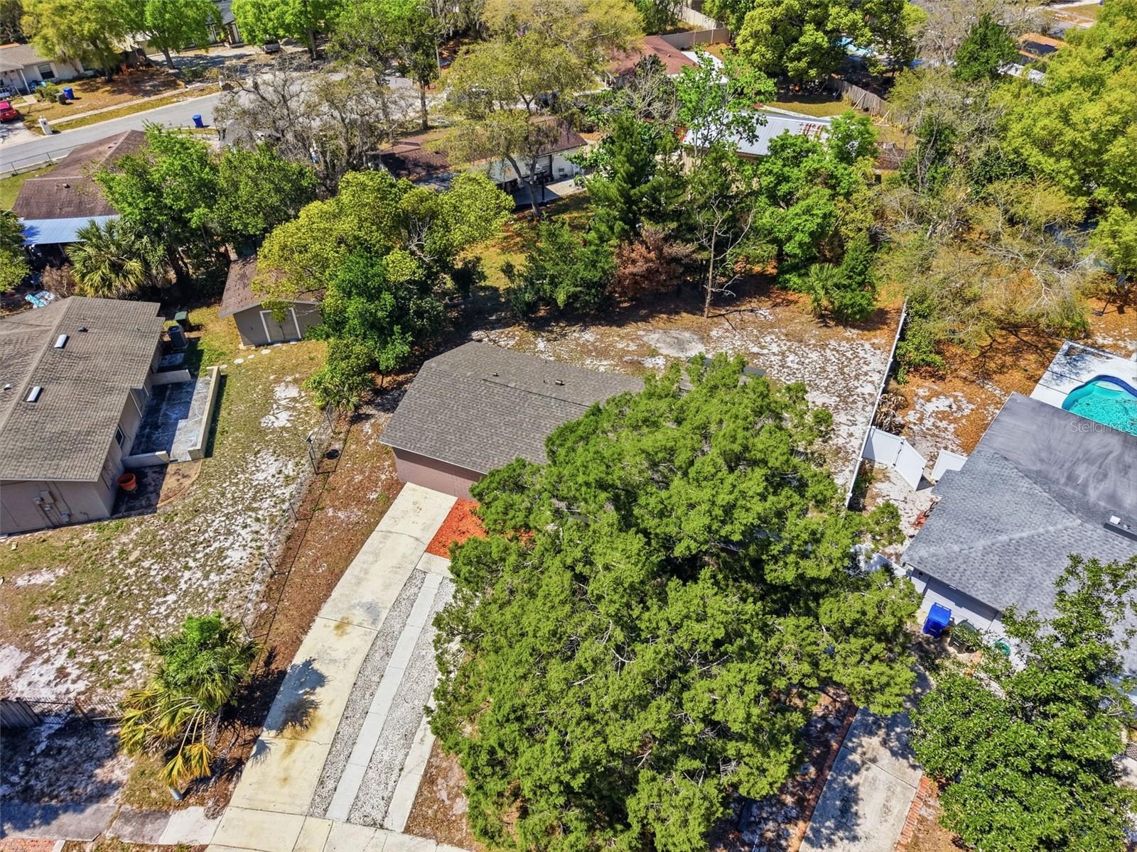 TWIN LAKES MANOR ADD 02 - Residential