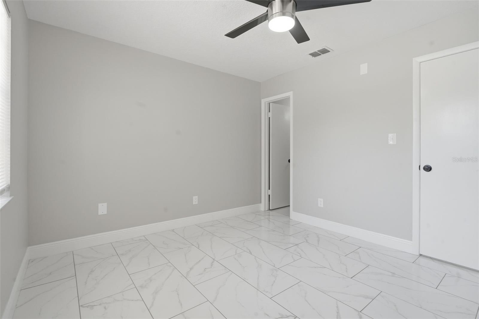 TWIN LAKES MANOR ADD 02 - Residential