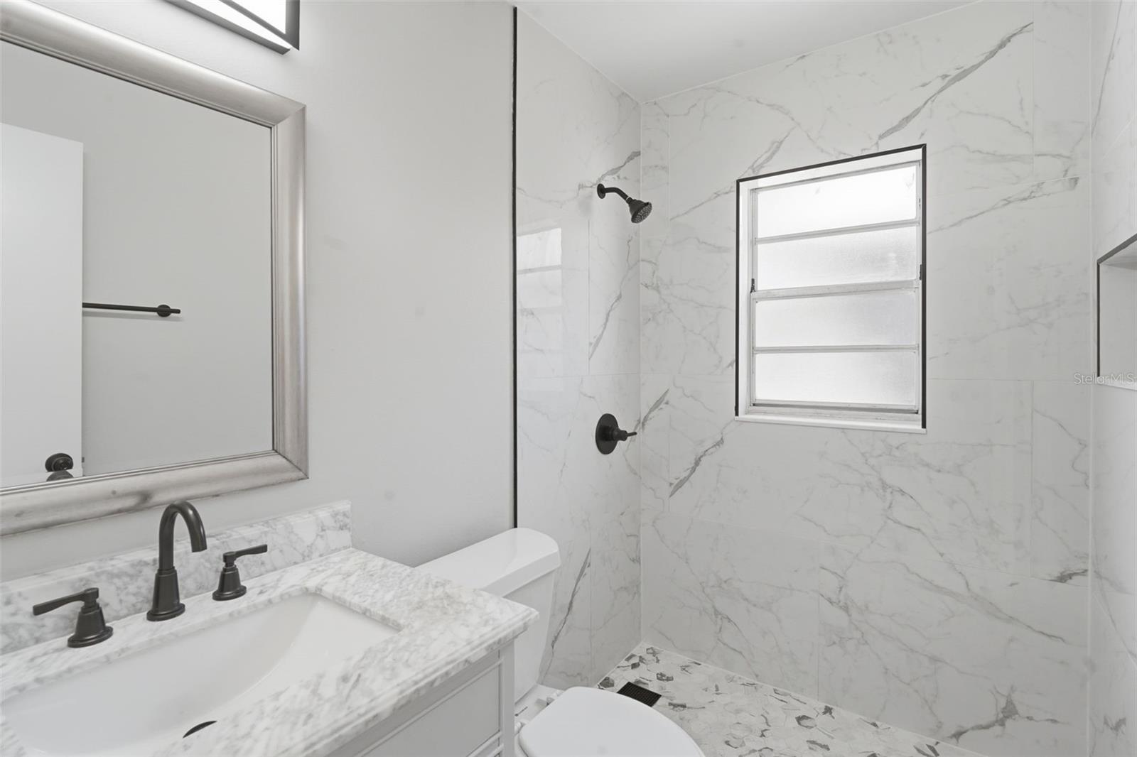 TWIN LAKES MANOR ADD 02 - Residential