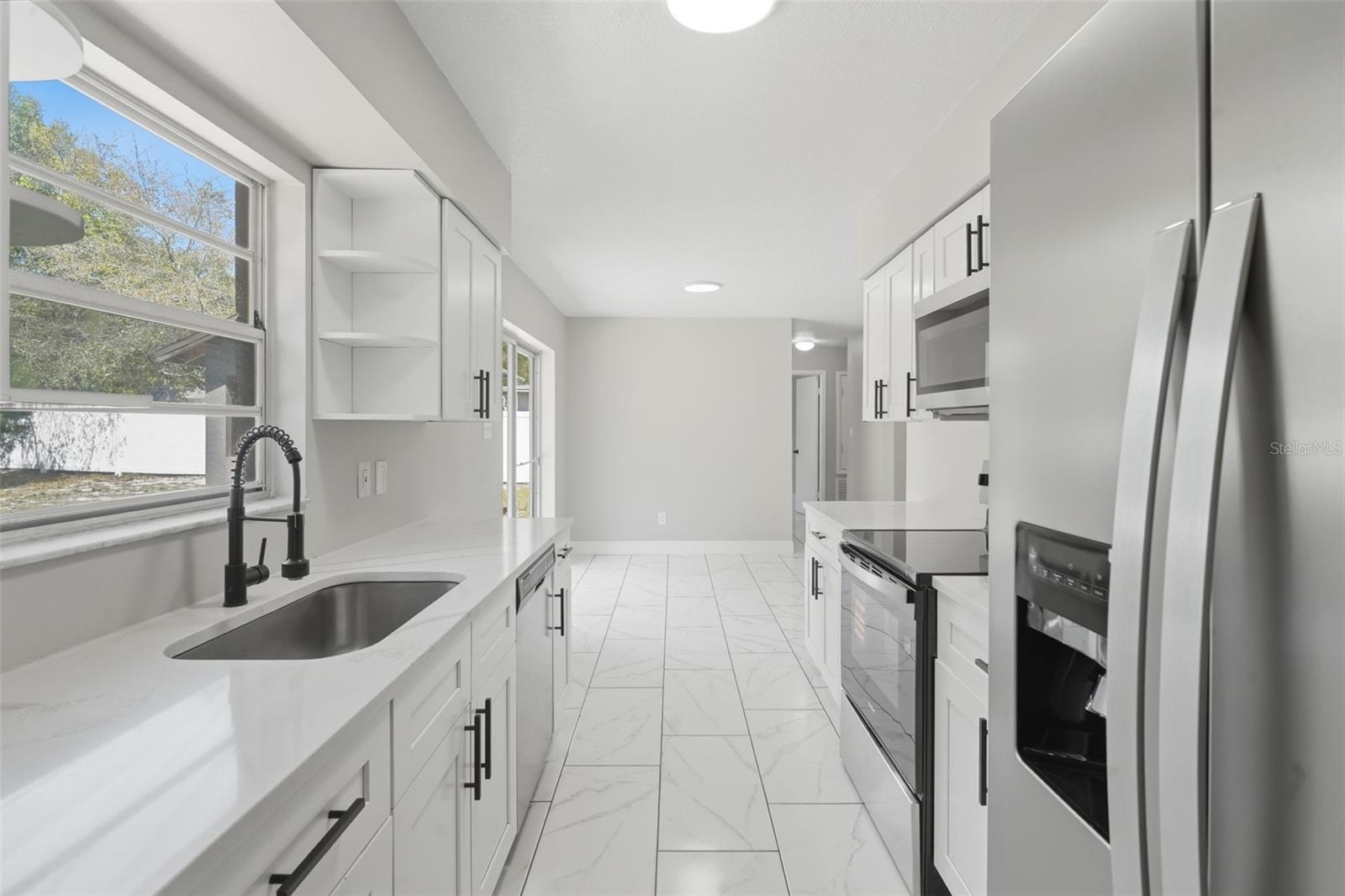 TWIN LAKES MANOR ADD 02 - Residential