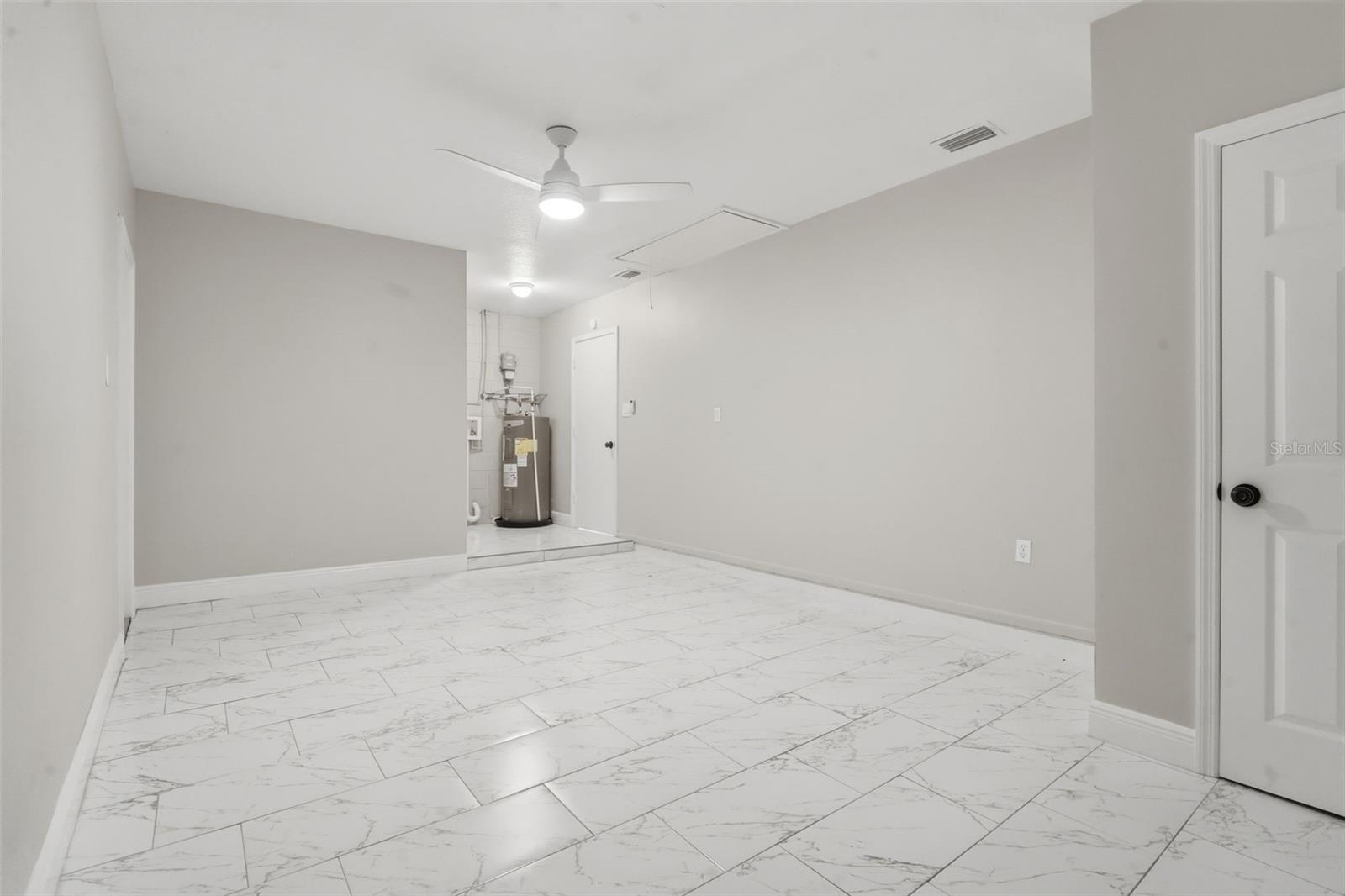 TWIN LAKES MANOR ADD 02 - Residential