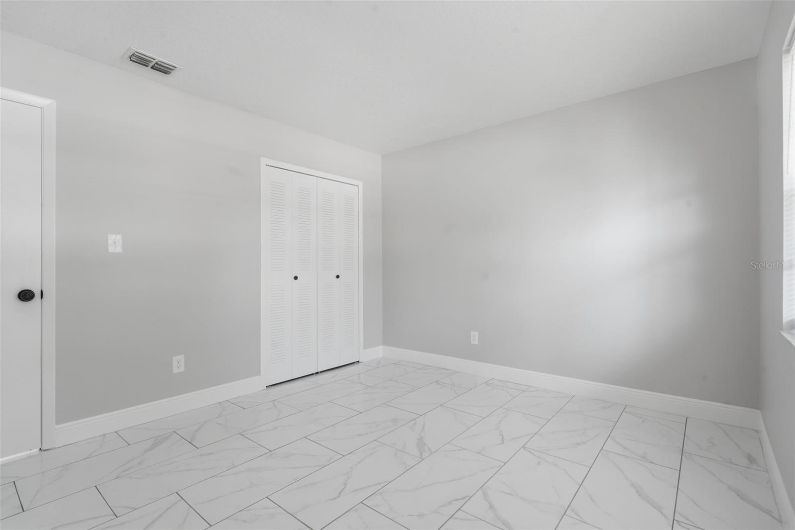 TWIN LAKES MANOR ADD 02 - Residential