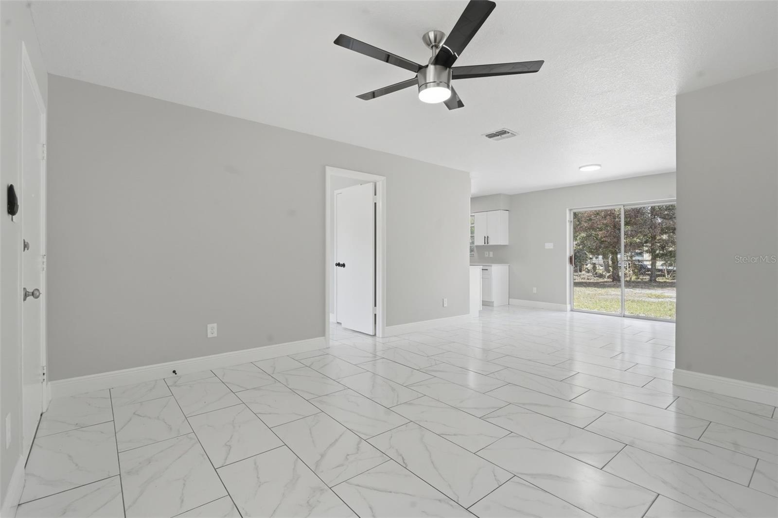 TWIN LAKES MANOR ADD 02 - Residential