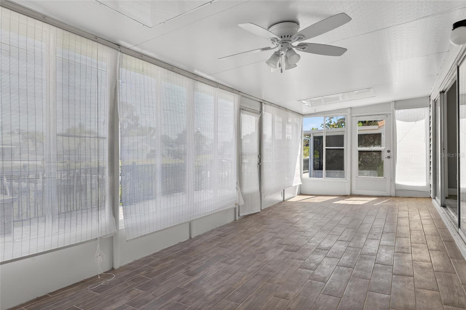 TARA CAY - Residential