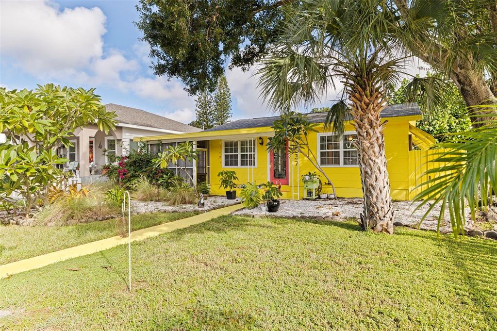 Photo of 5037 28th Avenue S, Gulfport, FL 33707 (MLS # TB8433872)