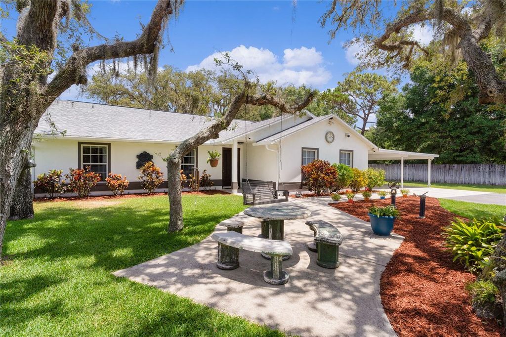 Photo of 31919 Hedgerow Drive, Wesley Chapel, FL 33543 (MLS # G5082538)