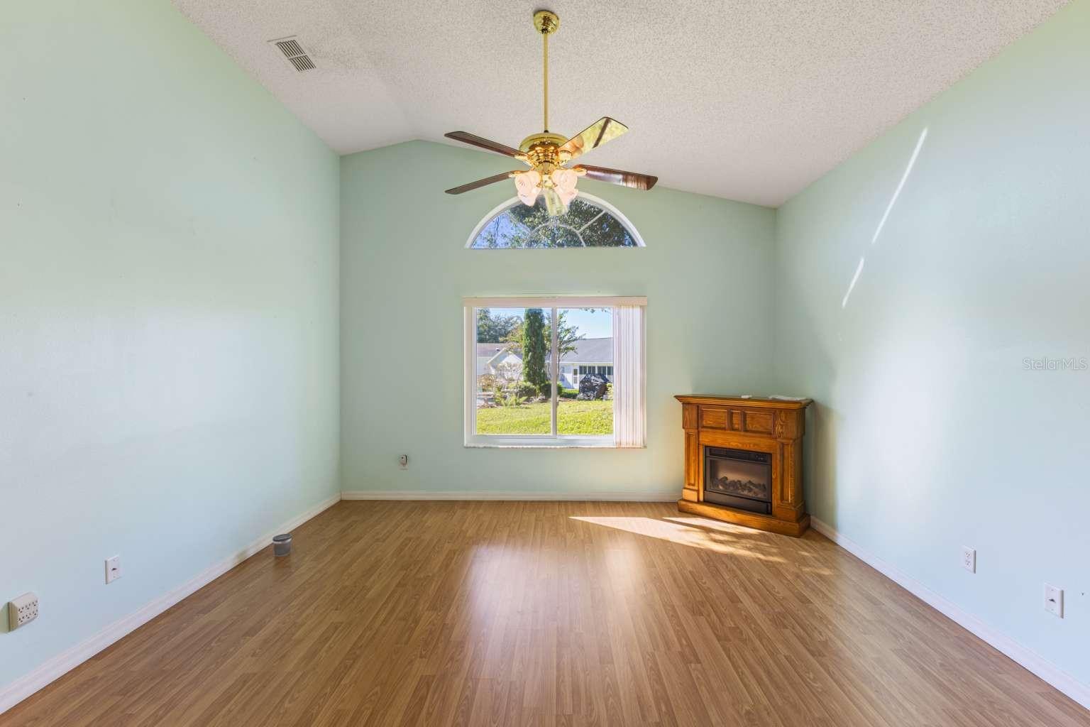 PLANTATION AT LEESBURG SAWGRASS VILLAGE - Residential