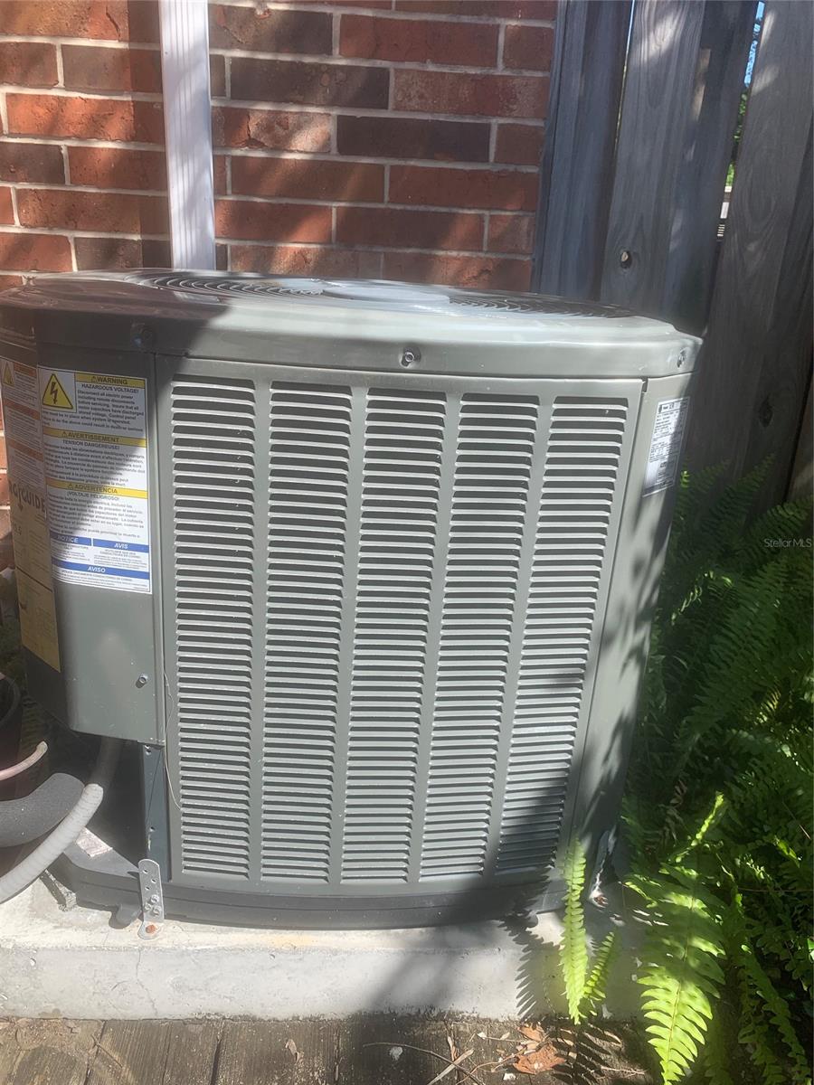 Colonial Twnhs Condo Apt Ph 01 - Residential