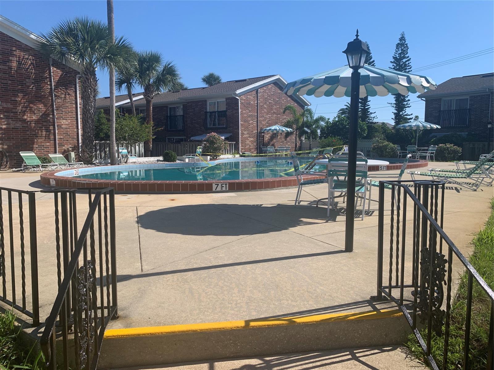 Colonial Twnhs Condo Apt Ph 01 - Residential