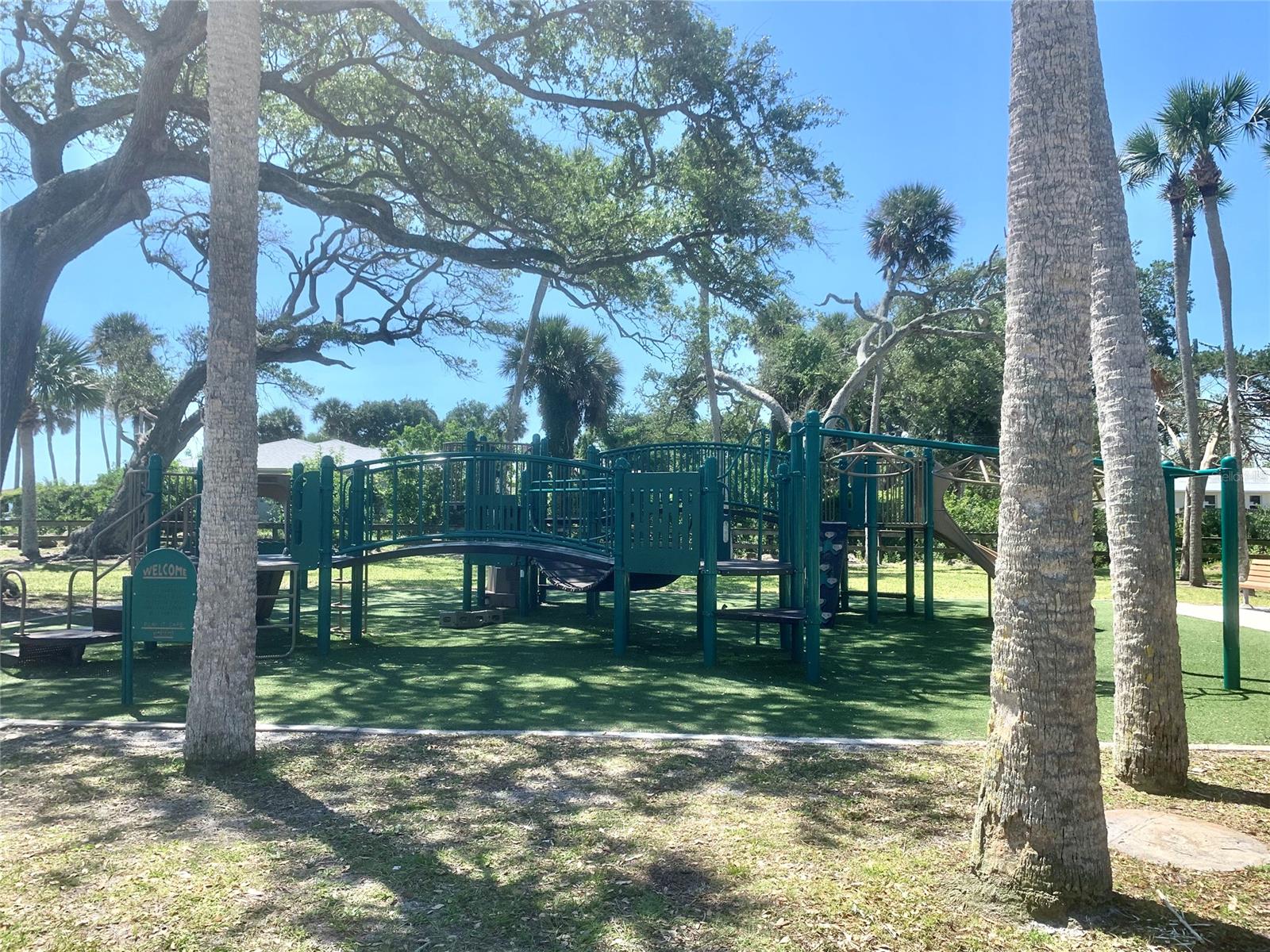 Colonial Twnhs Condo Apt Ph 01 - Residential