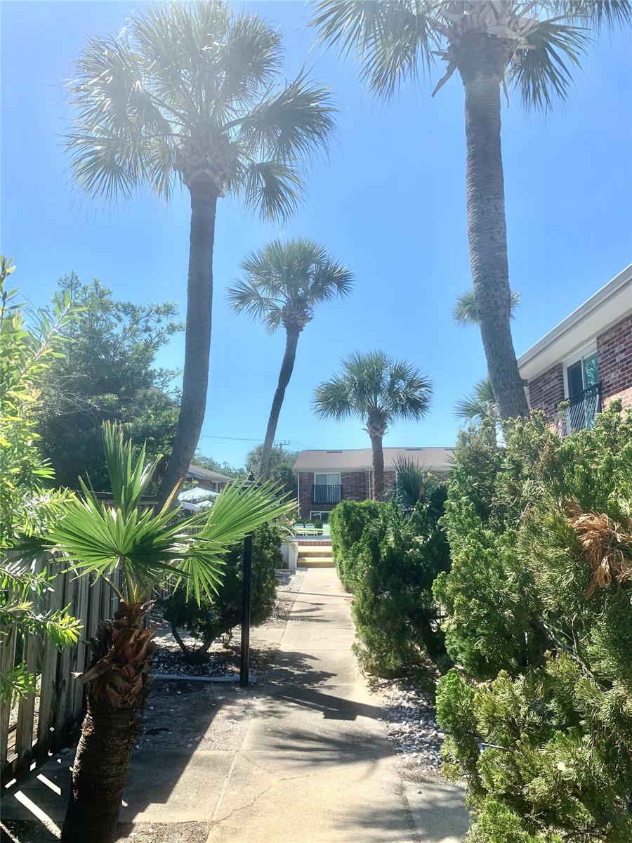 Colonial Twnhs Condo Apt Ph 01 - Residential