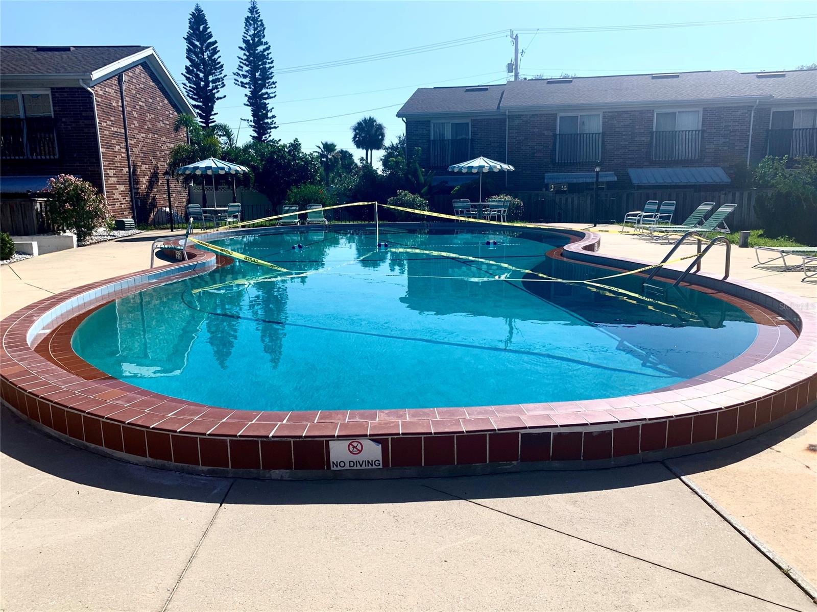 Colonial Twnhs Condo Apt Ph 01 - Residential