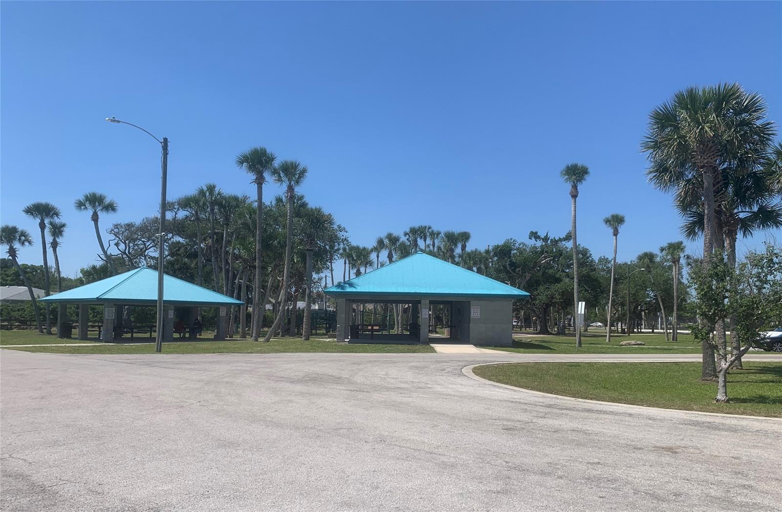 Colonial Twnhs Condo Apt Ph 01 - Residential