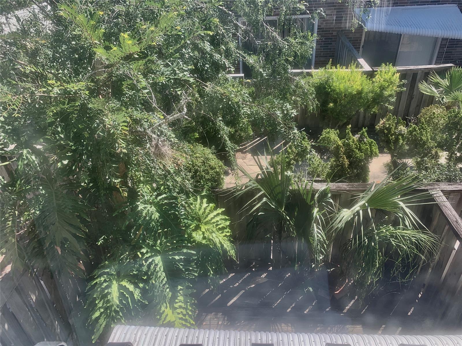 Colonial Twnhs Condo Apt Ph 01 - Residential