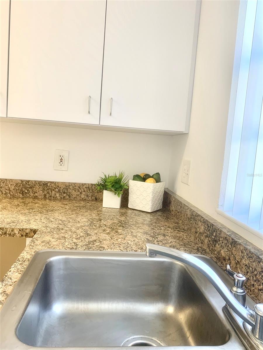 Colonial Twnhs Condo Apt Ph 01 - Residential