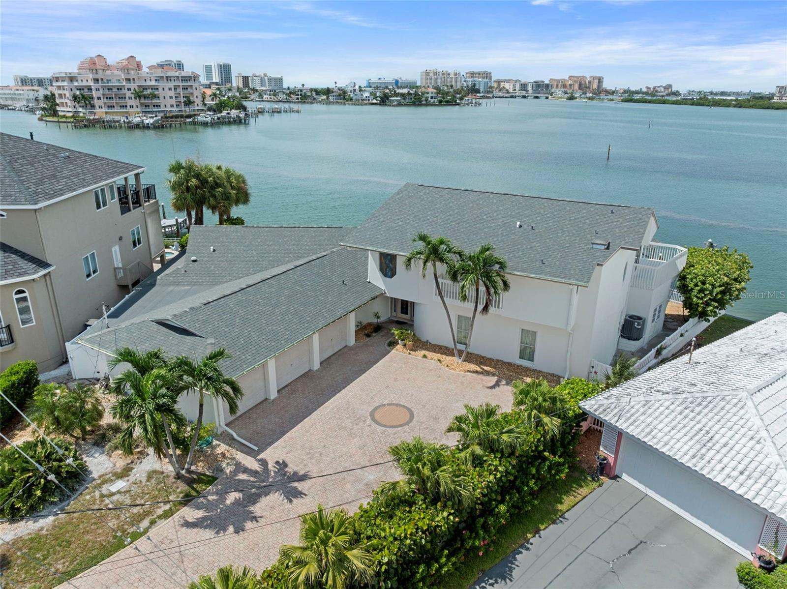 290 BAYSIDE DRIVE