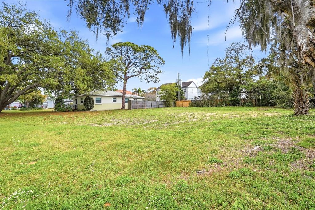 Photo of 4104 W El Prado Boulevard, Tampa, FL 33629 (MLS # TB8486029)
