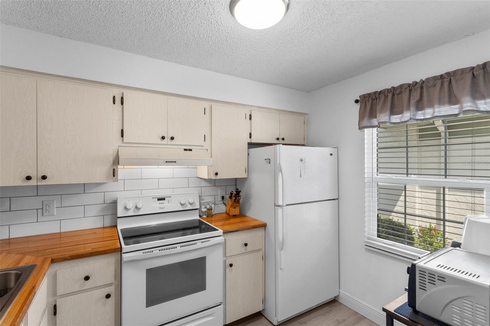 LAKES VILLAS CONDO I - Residential