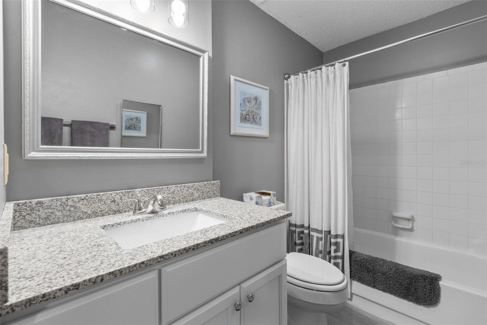 LAKES VILLAS CONDO I - Residential