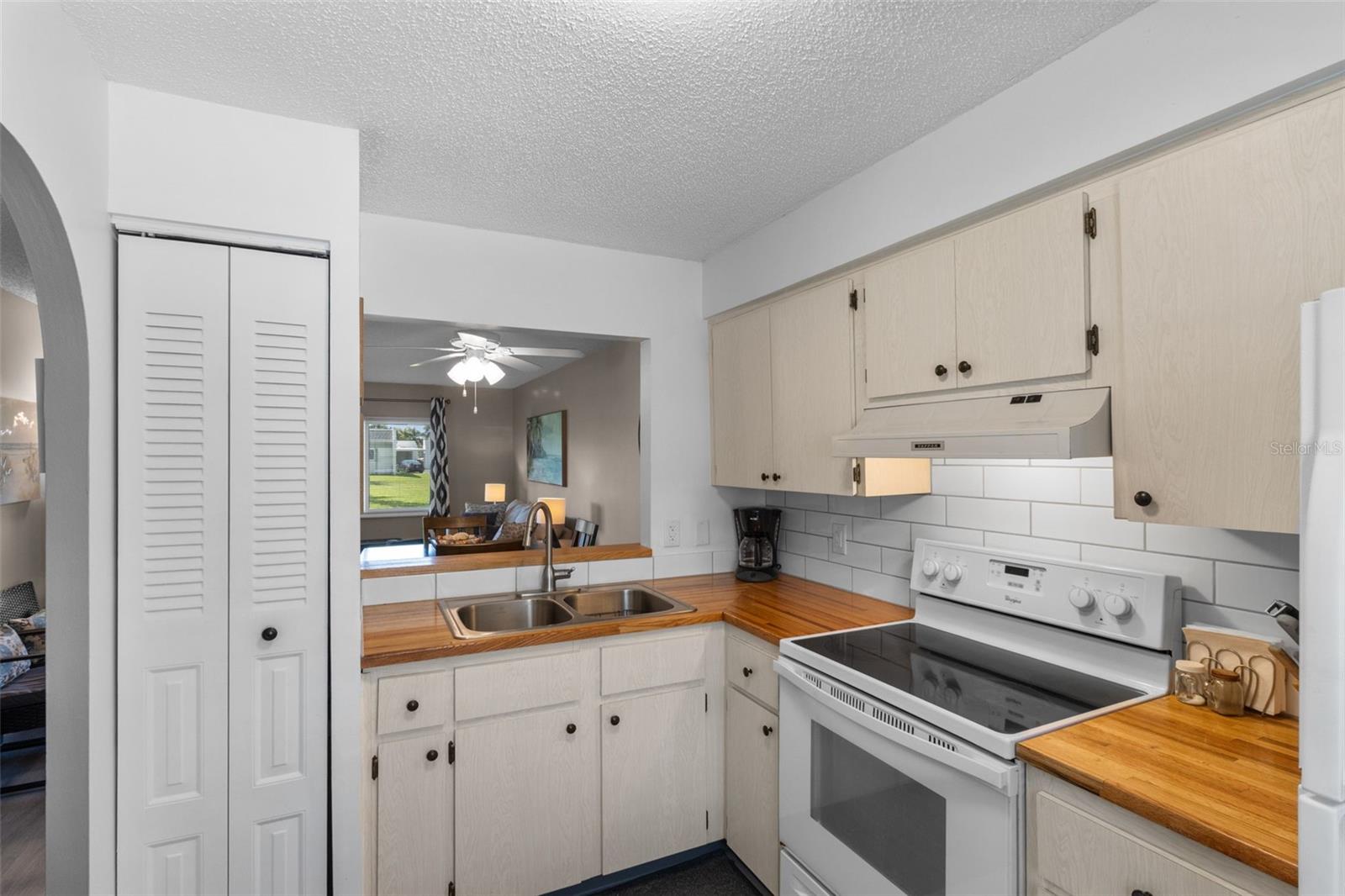 LAKES VILLAS CONDO I - Residential