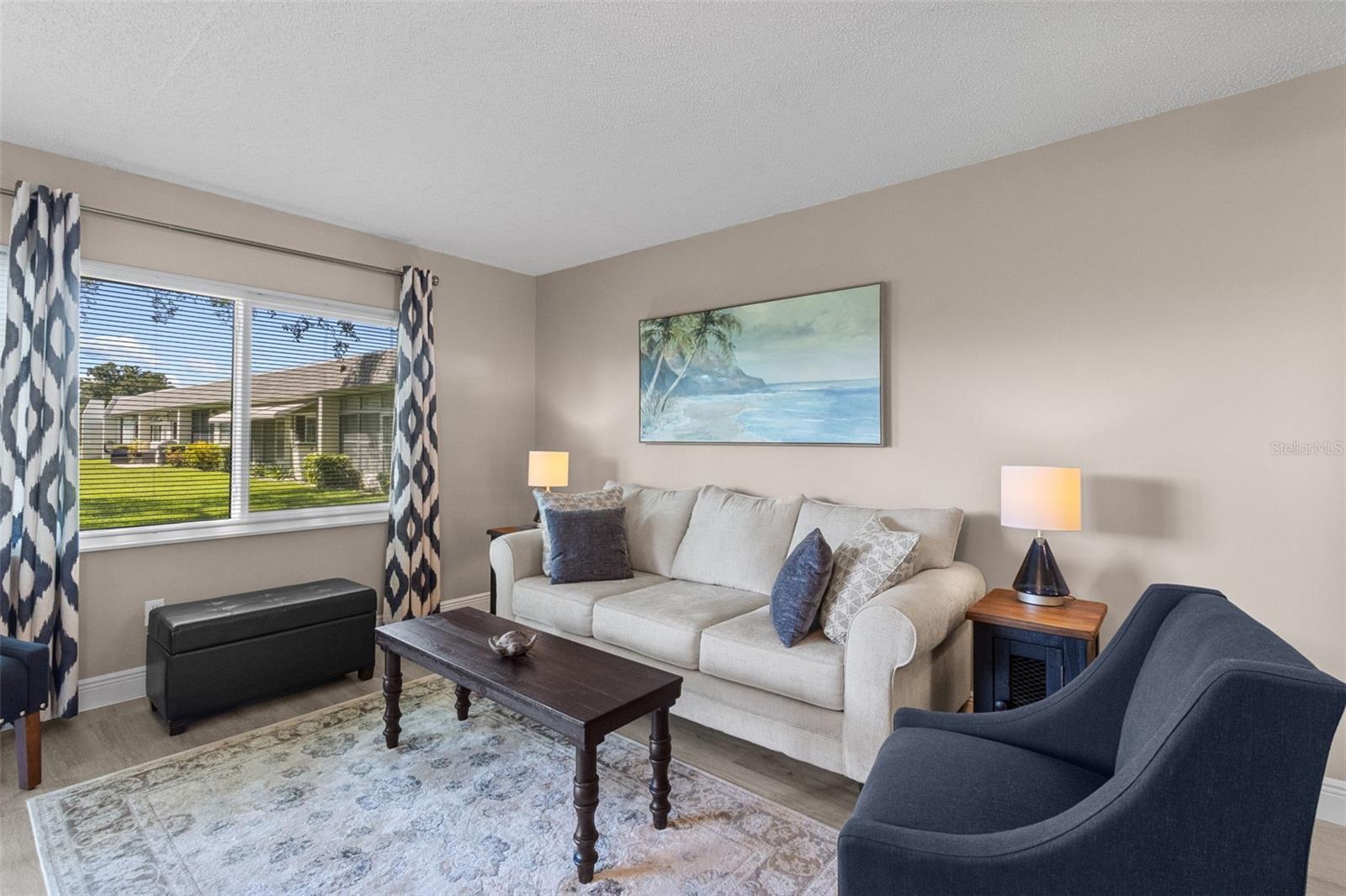LAKES VILLAS CONDO I - Residential