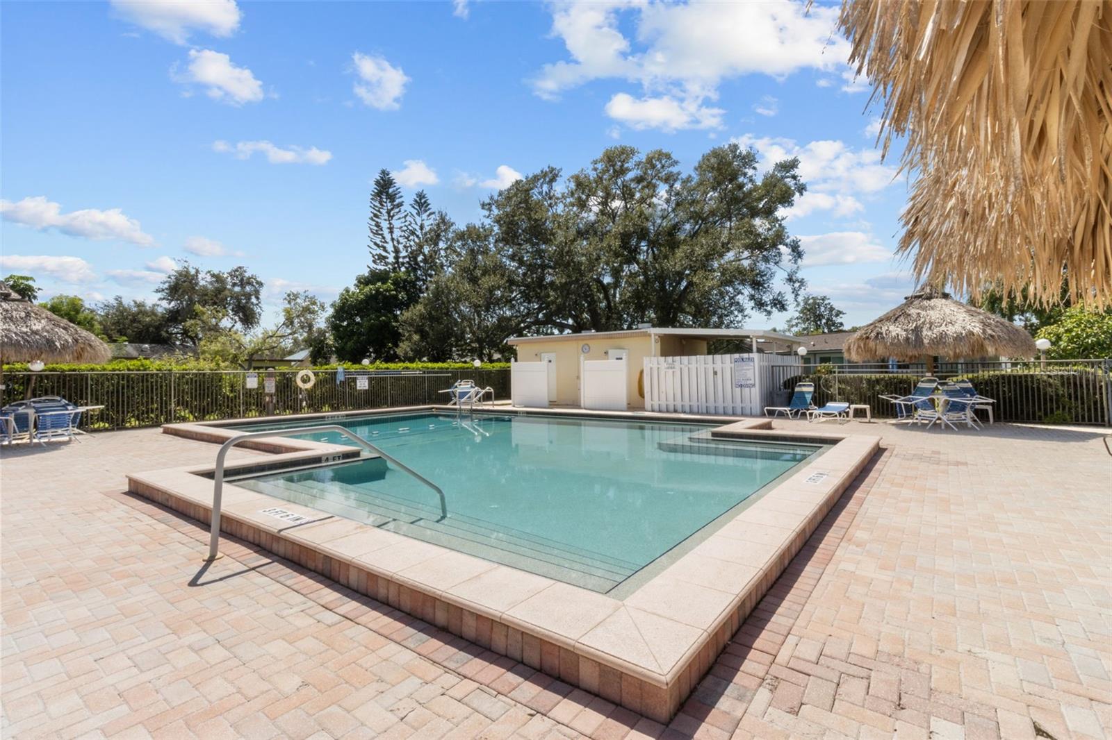 LAKES VILLAS CONDO I - Residential