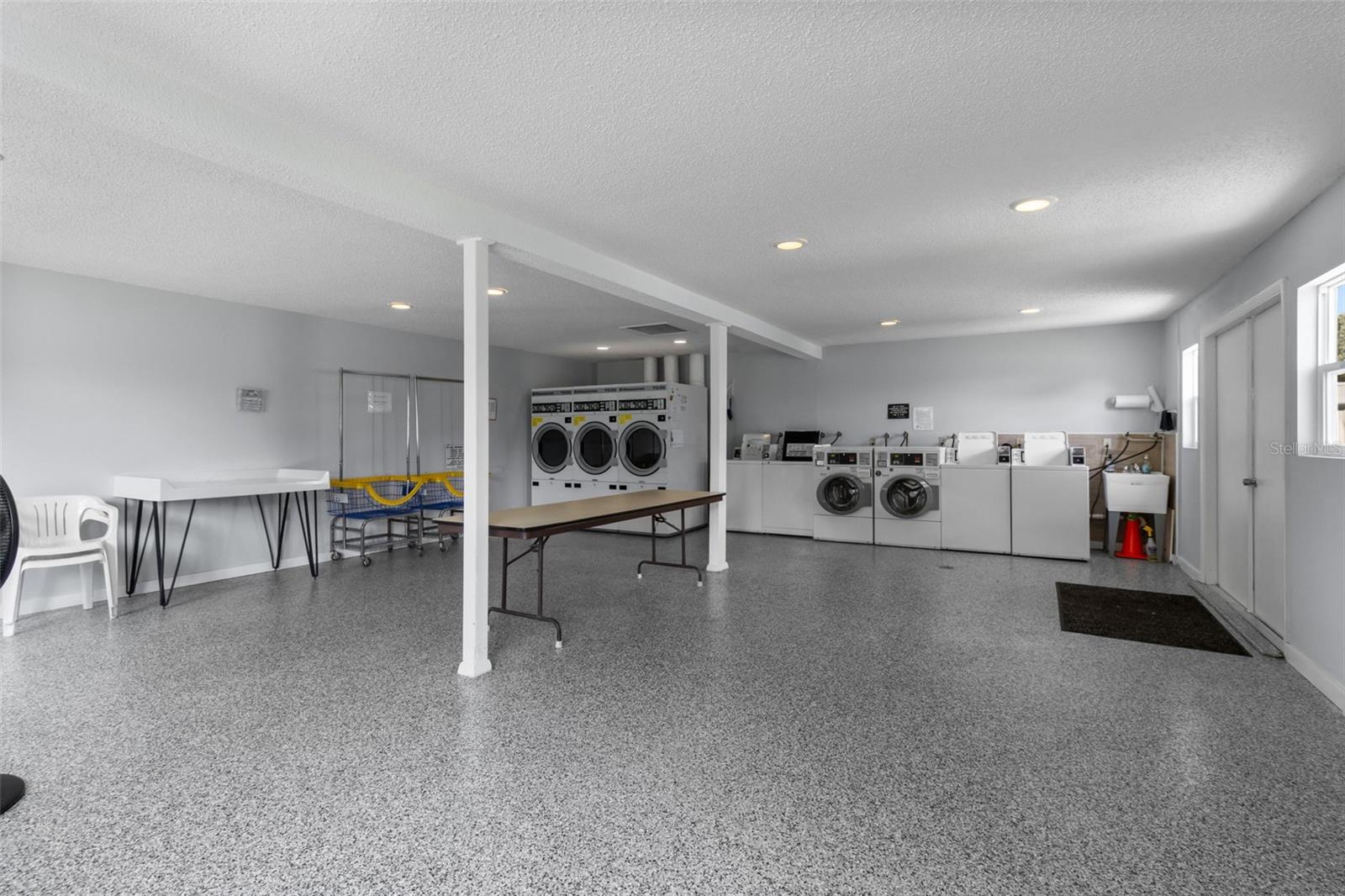 LAKES VILLAS CONDO I - Residential